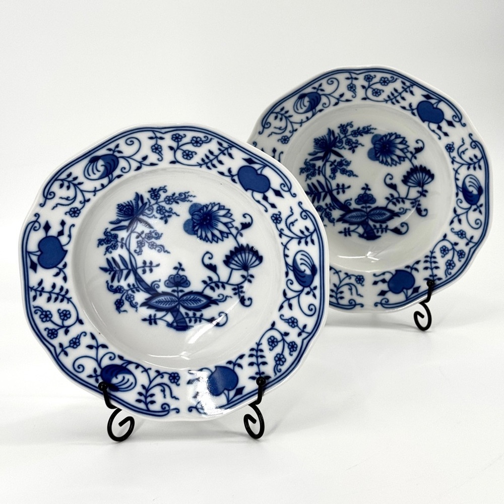 VTG Bohemia Czech Blue Onion (2) 8.5” Coupe Bowls